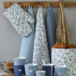 Preview: Geschirrtuch Fantasy Berries blau von Krasilnikoff